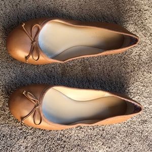 Banana Republic Size 9 Camel Colored Flats